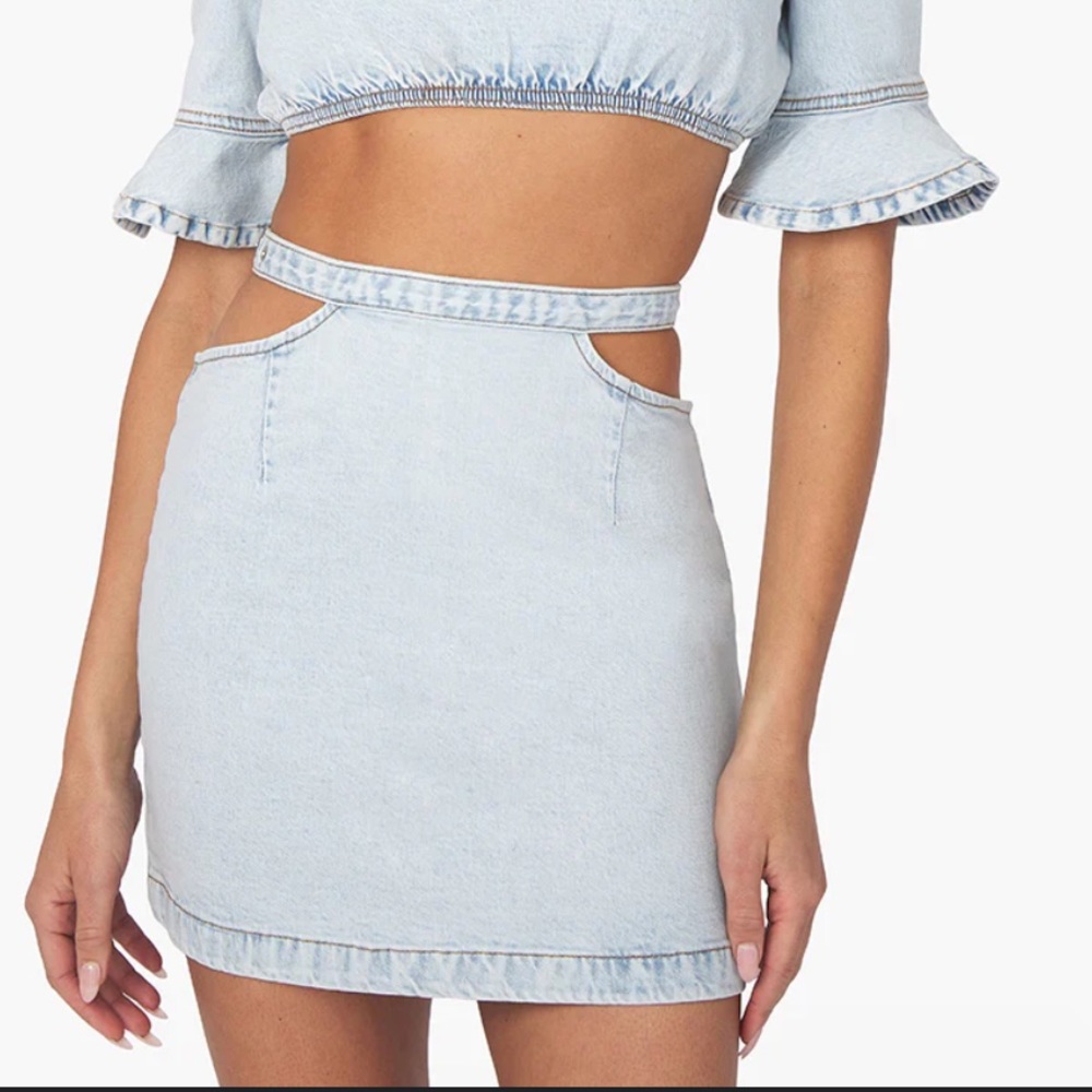NWT- WeWoreWhat Denim Cut Out Skirt Indigo Comfort